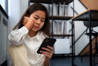 Dampak Media Sosial Pada Kesehatan Mental Remaja