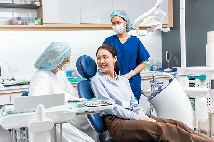 Kapan Sebaiknya Konsultasi Dokter Gigi